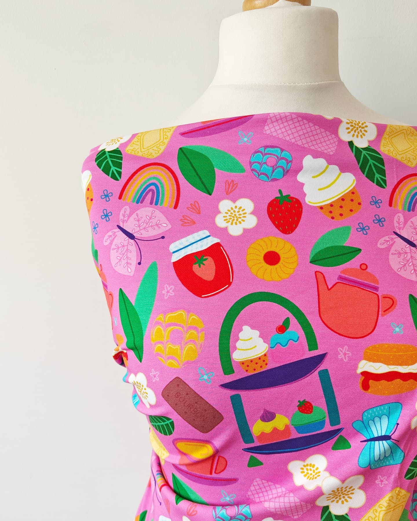 Hazeltjes Tea Time (Pink), organic jersey - Image 3